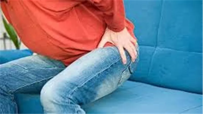 مخدة البواسير: هل فعلاً تريحك؟ تعرف على مميزاتها وعيوبها