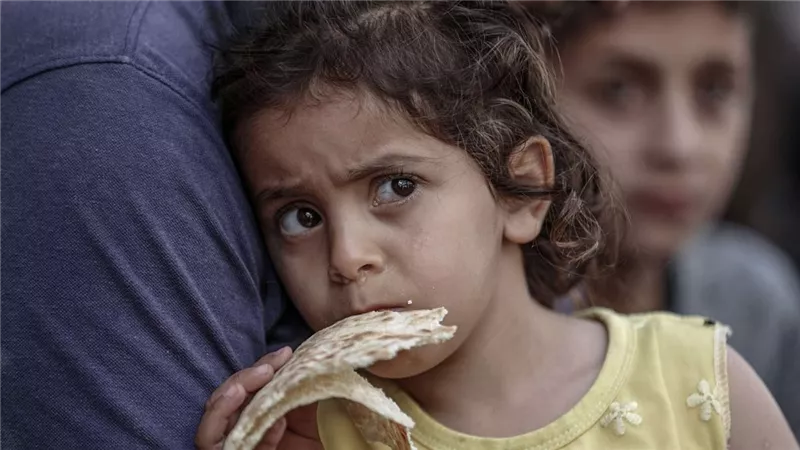 سياسة التجويع واستهداف المدنيين في غزة.. لا مناطق آمنة تحت القصف الإسرائيلي