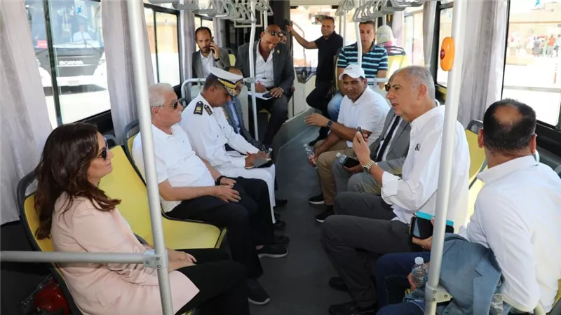 مستشار الرئاسة يتفقد أعمال تطوير منطقة الأهرامات تمهيدًا للافتتاح النهائي 