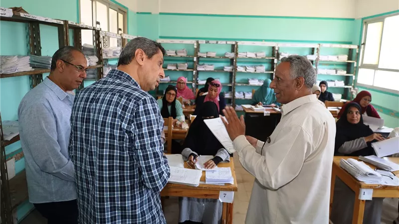 إعلان نتيجة الشهادة الإعدادية بالسويس قريبًا.. والمحافظ يتفقد الكنترول |صور