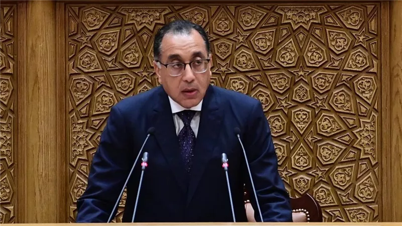 مدبولى يصل محافظة البحيرة لتفقد ومتابعة سير العمل بعدد من المشروعات الخدمية
