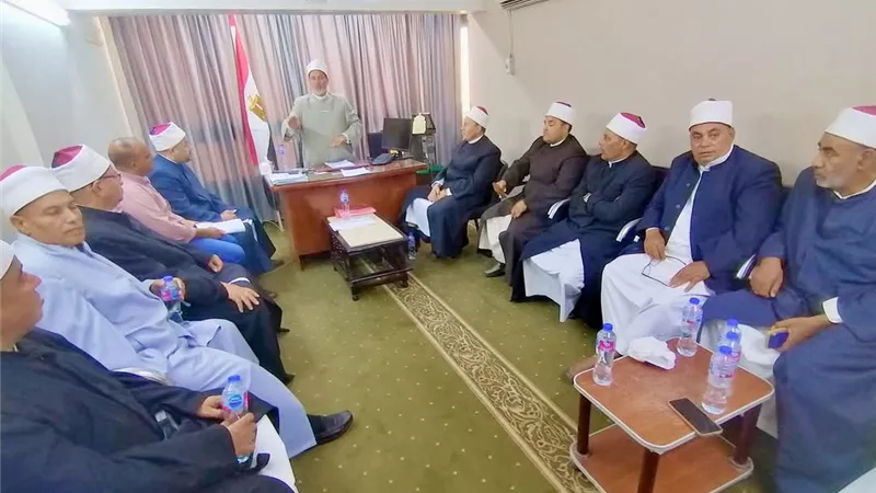 اجتماع بأوقاف بني سويف مع مديري الإدارات لتكريم المتميزين وضبط الأداء الدعوي