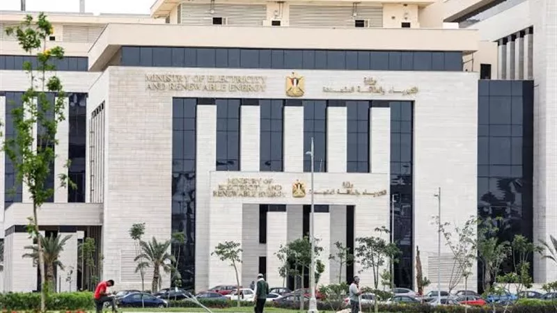 الكهرباء المصرية.. من عجز 6 آلاف ميجاوات إلى فائض تاريخي