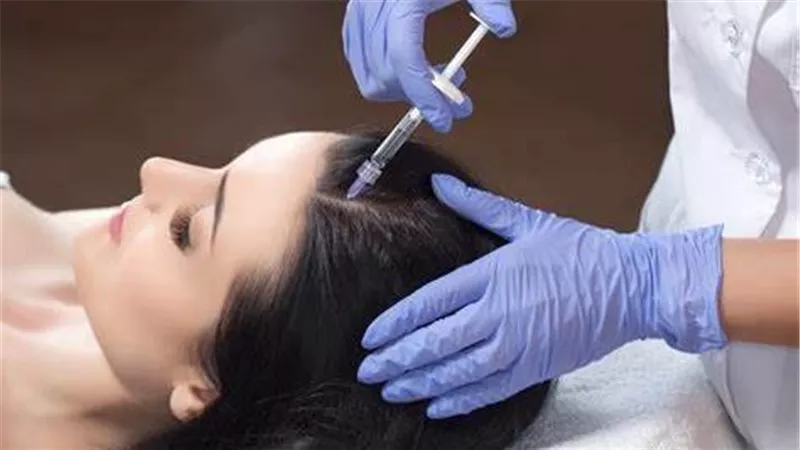 بعد الثلاثين.. أبرز عمليات التجميل التي يزداد الإقبال عليها ولماذا؟