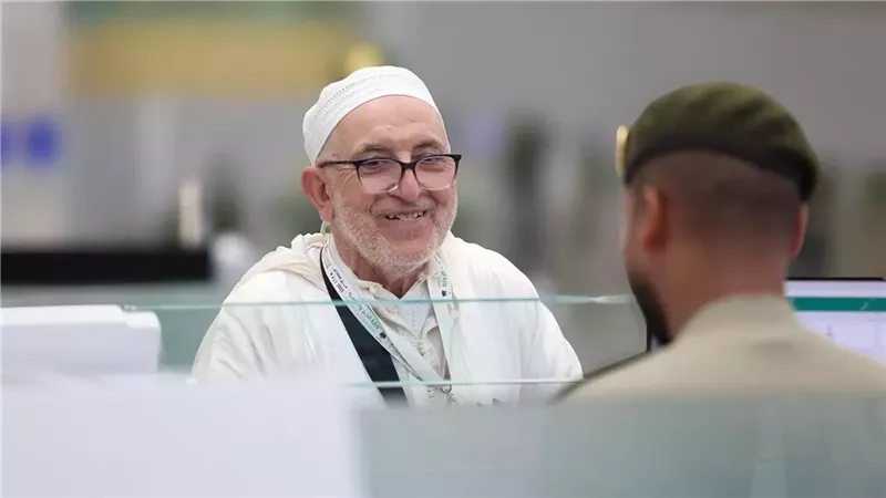 «بعد موسم ناجح»… أولى رحلات عودة الحجاج تغادر مطار الملك عبد العزيز 
