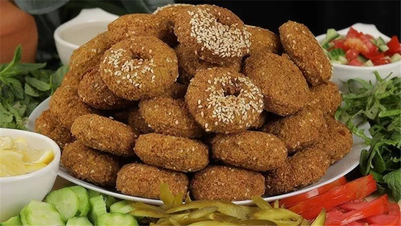 في يومها العالمي.. هل أصل الطعمية مصري أم شامي؟.. التاريخ يحسم الجدل