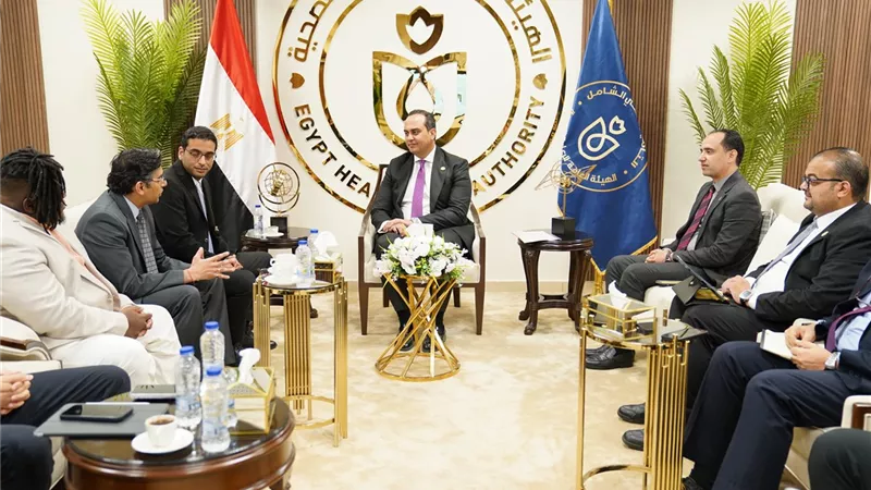رئيس هيئة الرعاية الصحية يبحث مع 