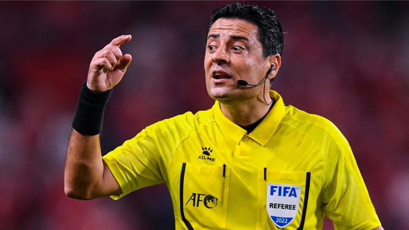 الأسترالي علي رضا يقود مباراة الأهلي وانتر ميامي تحكيميا في افتتاح كأس العالم