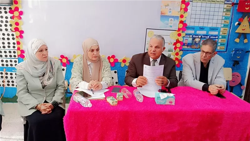تفعيل النشاط الصيفي وبرنامج العباقرة ومبادرة قرأت لك بالمدارس الرسمية للغات 