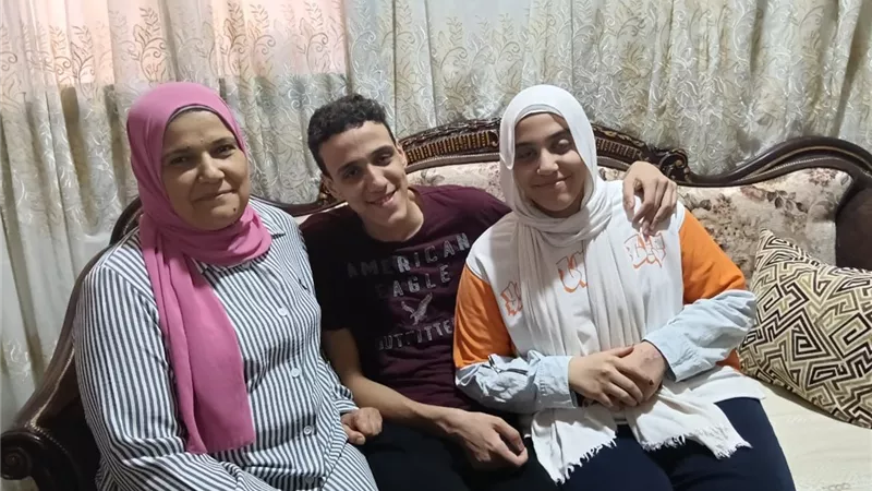 أخويا سندي.. الأول على الإعدادية الأزهرية بالشرقية: النجاح مش بالوقت 