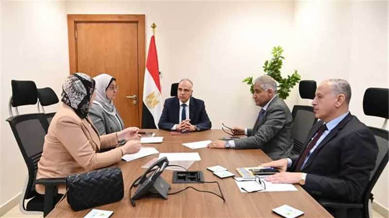 وزير الري يوجّه بسرعة فحص مشروعات خدمية بعد لقاء مع النواب