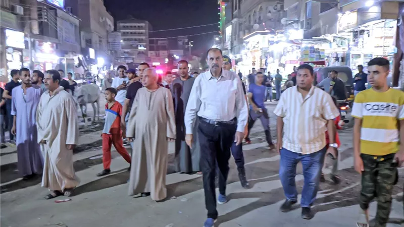 محافظ سوهاج يجري جولة ميدانية مفاجئة بأخميم وساقلتة.. صور 