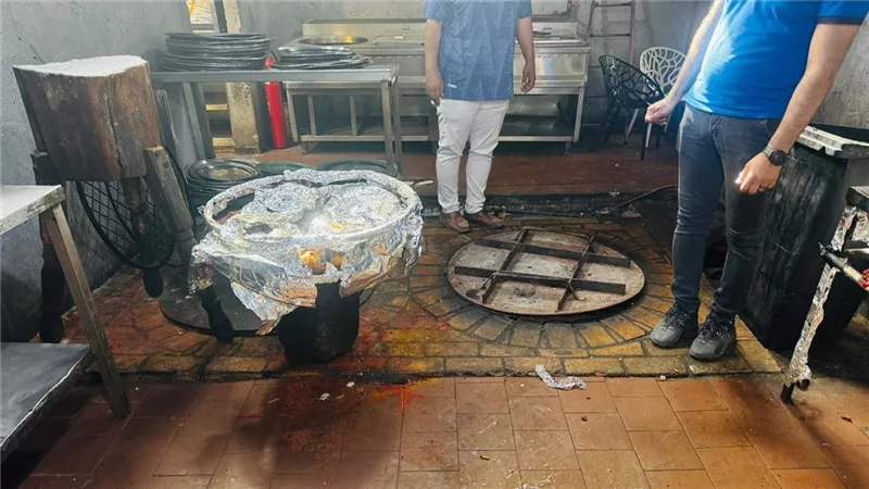 ضبط 600 كيلو لحوم غير صالحة داخل مطعم شهير غير مرخص ببنها