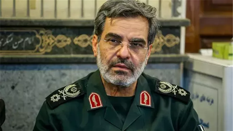 مقتل مساعد شؤون العمليات للأركان العامة للجيش الإيراني وزوجته وأولاده