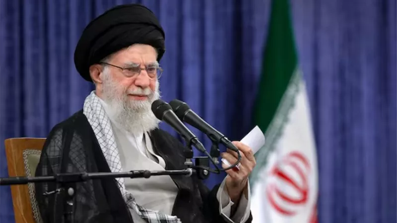 خامنئي يتوعد إسرائيل بعقاب «صارم» بعد الضربة الجوية داخل إيران