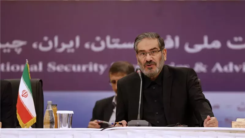 أنباء عن مقتل علي شمخاني مستشار خامنئي في الضربة الإسرائيلية