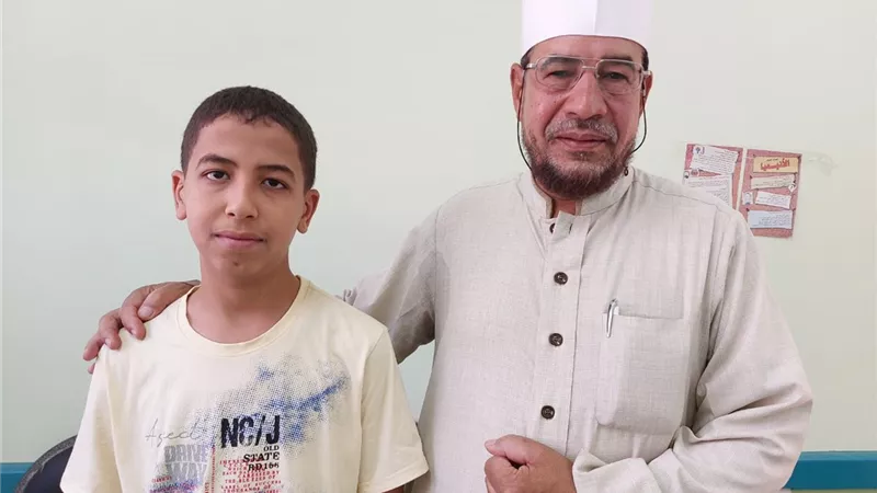 عاصم عبدالعزيز.. السادس على الشهادة الإبتدائية الأزهرية بسوهاج يحفظ 22 جزءًا 