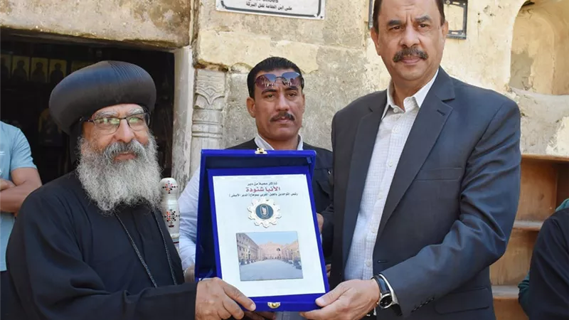 محافظ سوهاج يزور الدير الأبيض ويشدد على توفير الدعم اللازم