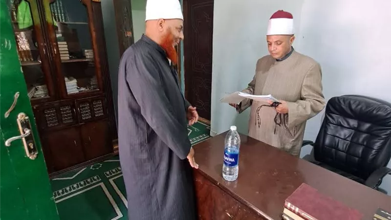 للتأكيد على تعليمات الوزارة.. جولة لمدير أوقاف الشرقية بمساجد العاشر من رمضان