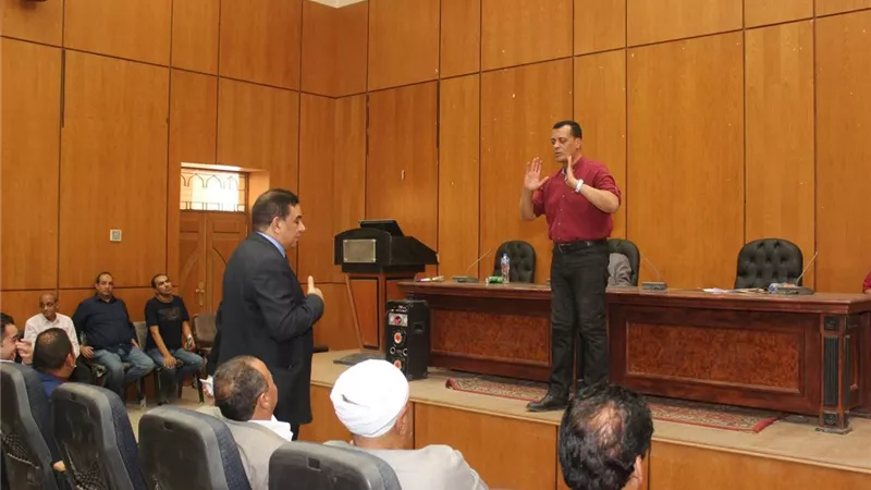 مدير تعليم سوهاج يلتقي ممثلي المدارس الخاصة لبحث استعداد امتحانات الثانوية