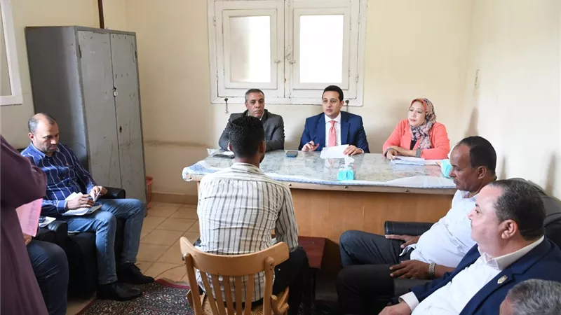 نائب محافظ الفيوم يعقد لقائين لخدمة المواطنين بمركزي الفيوم وأبشواي