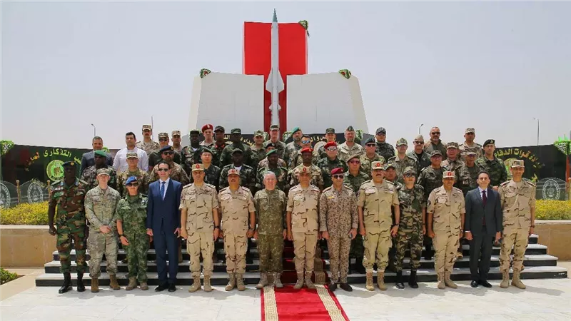  زيارة للملحقين العسكريين العرب والأجانب المعتمدين لعدد من المنشآت العسكرية