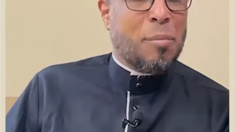 رد ناري من الشيخ محمد أبوبكر عن ذكر حزب الوفد في القرأن