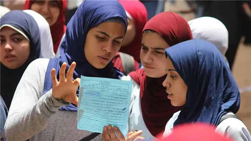 استبعاد رئيس لجنة «أولاد الأكابر» الثانوية في سوهاج | تفاصيل 