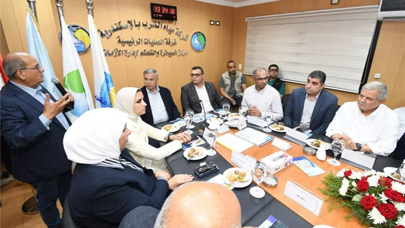 وزير الإسكان يتابع بمنظومتي مياه الشرب والصرف الصحي بالإسكندرية