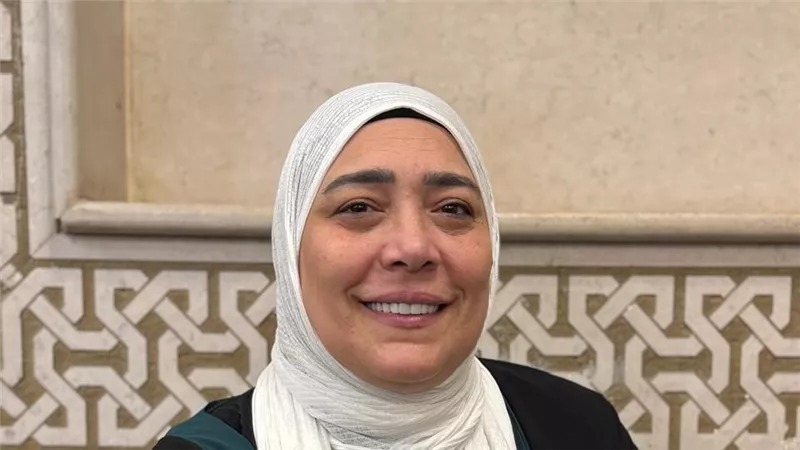 ليست كماليات.. واعظة بالأوقاف: الإنسان يولد محبا لوطنه ومدافعا عنه |خاص