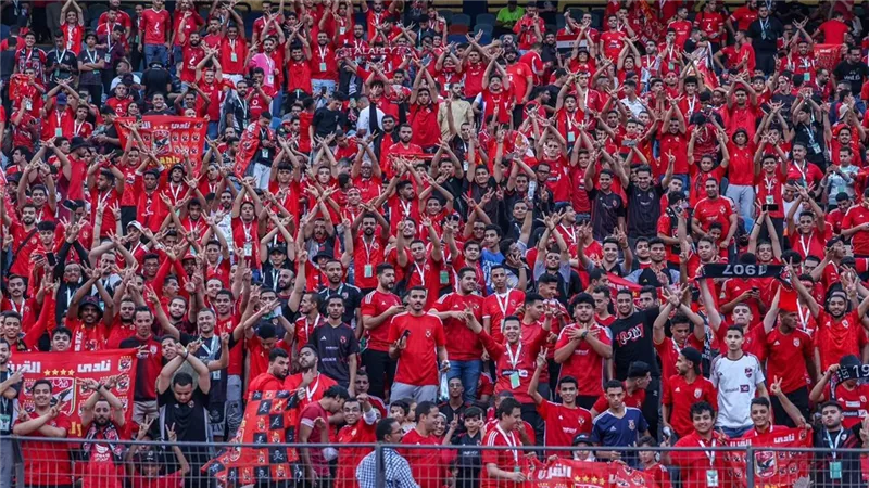 عصام مرعي: هيبة الفانلة الحمراء ضاعت في الأهلي.. والزمالك عايش على جماهيره