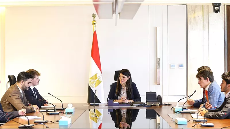 في لقاء خاص.. رانيا المشاط تحاور طلاب الجامعات البريطانية عن مستقبل الاقتصاد  