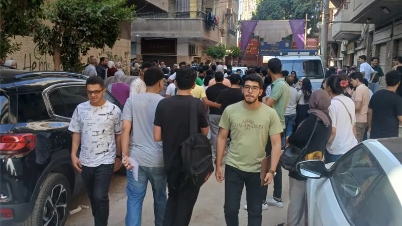 طلاب الثانوية العامة بالشرقية يؤدون أول أيام الامتحانات وسط تشديدات أمنية 