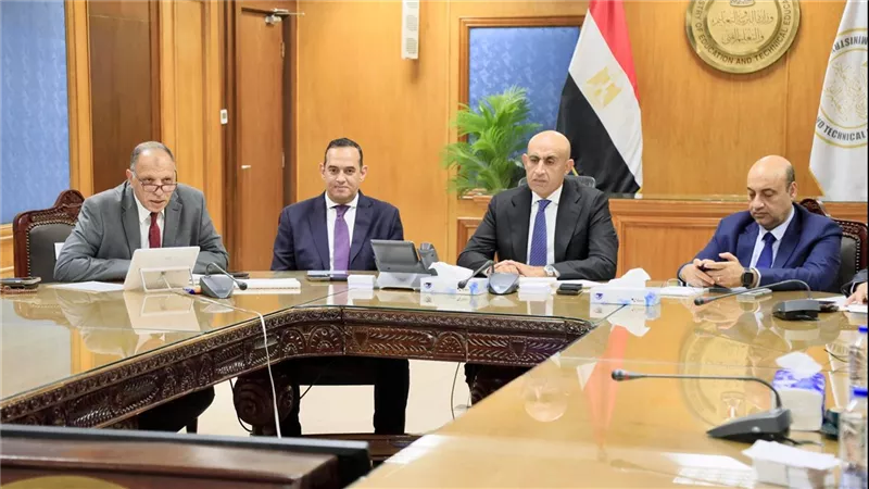 وزير التعليم يتابع امتحانات الثانوية العامة من خلال غرفة العمليات المركزية 