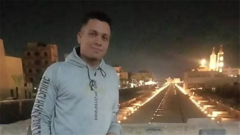 وفاء شاب من المنوفية بعد تعرضه لماس كهربائي أثناء عمله فى القاهرة 