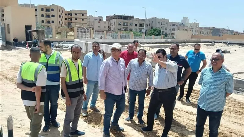 الإسكان: تطوير وصيانة الطرق وتنفيذ مستشفى جديد بمدينة العبور