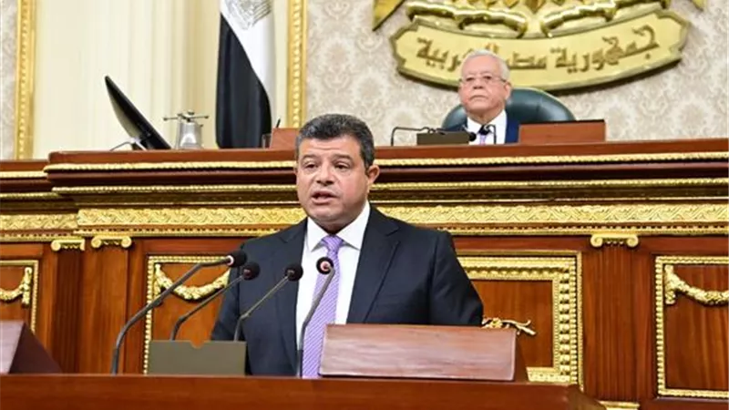 رئيس مجلس النواب يشيد بأداء لجنة الشئون الاقتصادية 