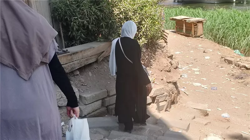 الموت على قضبان بنها.. معبر غير شرعي يحصد الأرواح يوميًا ويهدد حياة الآلاف