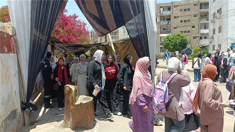 فرحة بسهولة الدين والتربية الوطنية بالقليوبية بعد انتهاء أول أيام الامتحانات 