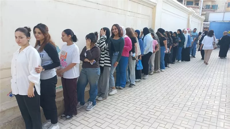 تعليق طلاب الثانوية العامة بالإسكندرية امتحان الدين والتربية الوطنية  
