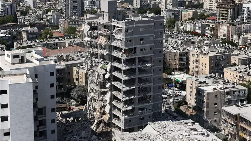 بريطانيا تحذر مواطنيها من السفر إلى إسرائيل بسبب تصاعد الصراع مع إيران