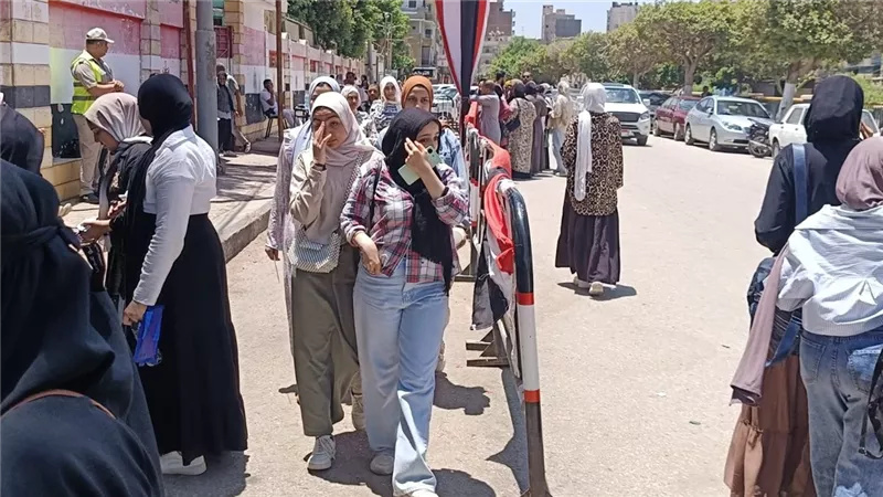 أراء طلاب الثانوية العامة بالشرقية في امتحان اللغة الأجنبية الثانية