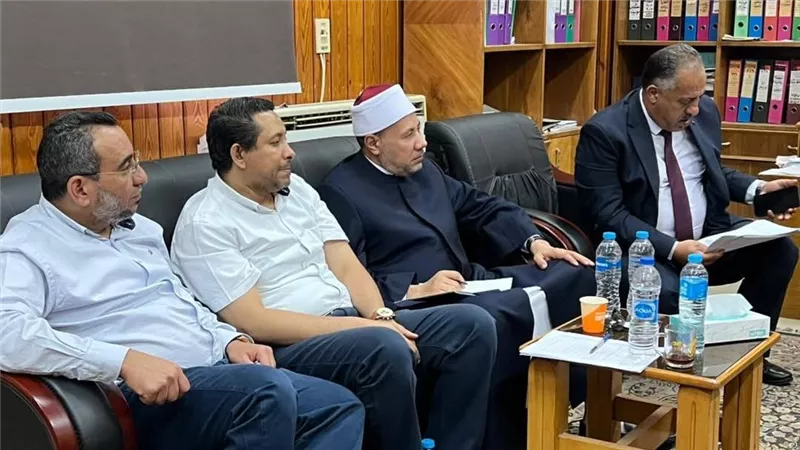نائب رئيس جامعة الأزهر للوجه القبلي يترأس مجلس كلية طب الأسنان