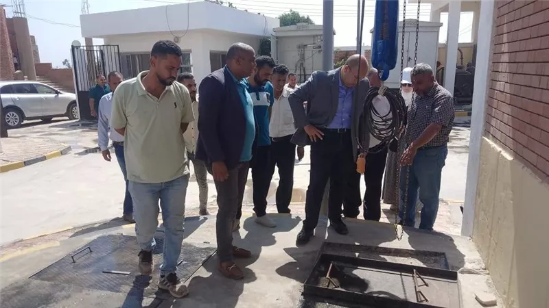 الجيزة تتابع ميدانيا التجهيزات النهائية لمشروعات الصرف بقرى حياة كريمة 