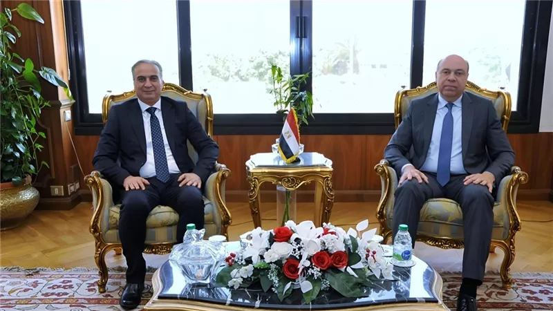 وزير الطيران المدني يلتقي رئيس جهاز حماية المستهلك لبحث سبل التعاون المشترك 