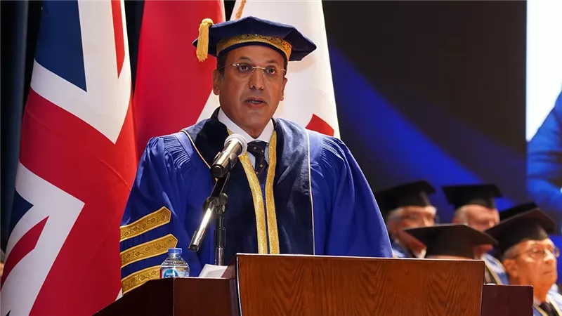 تكريم ملكي.. الدكتور محمد لطفي يحصل على وسام الشرف البريطاني «MBE»