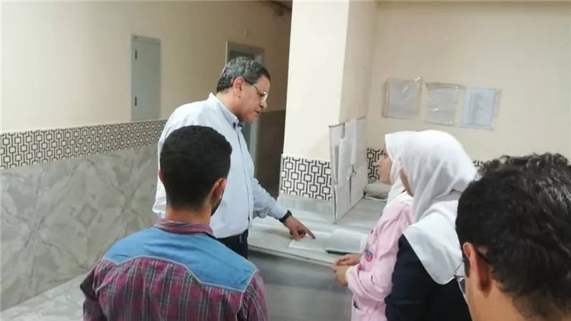 إحالة موظفين وأطباء للتحقيق لتغيبهم عن العمل بمستشفى زاوية الناعورة بالمنوفية 