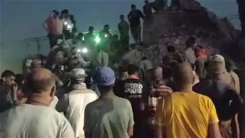 تفاصيل سقوط مدخنة مصنع طوب على عاملين ووفاة أربعة أشخاص