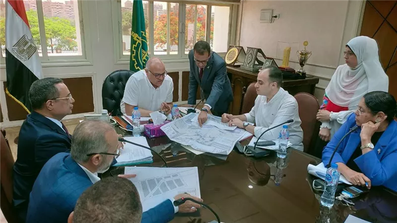 محافظ القليوبية يترأس إجتماع مجلس المناطق الصناعية لتعزيز فرص التنمية الإقتصاد
