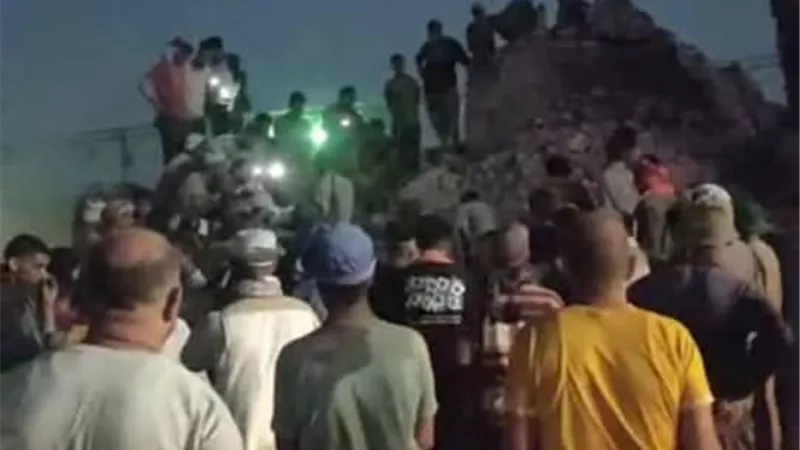 قرار النيابة في واقعة انهيار مدخنة مصنع طوب بالصف على العمال